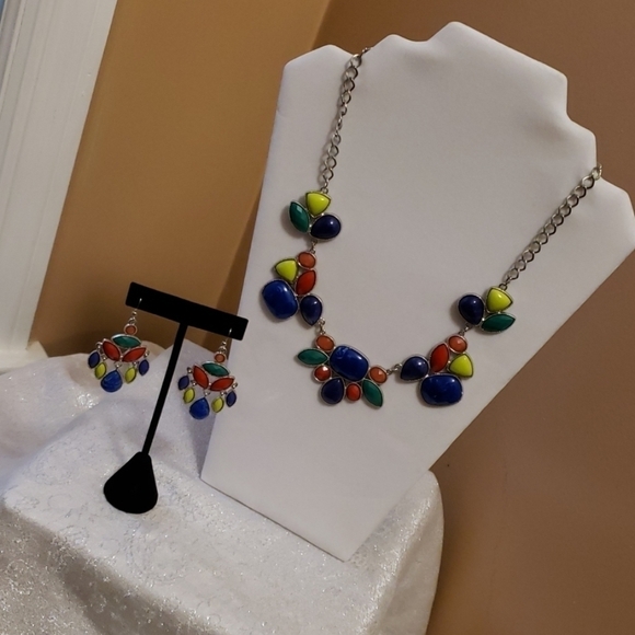 Fashion jewelry multicolored necklace & earrings - Picture 7 of 8